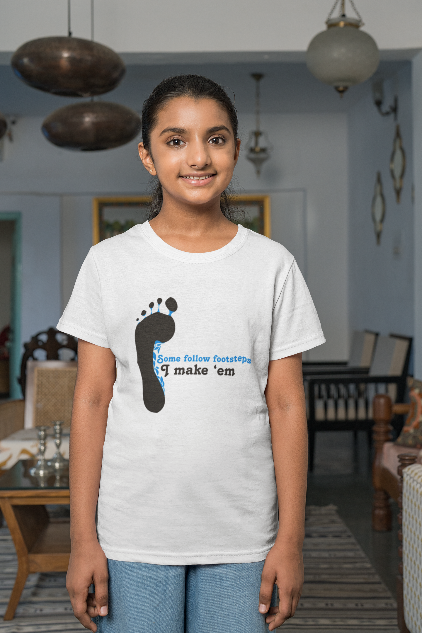 Follow Me | T-Shirt | Round Neck